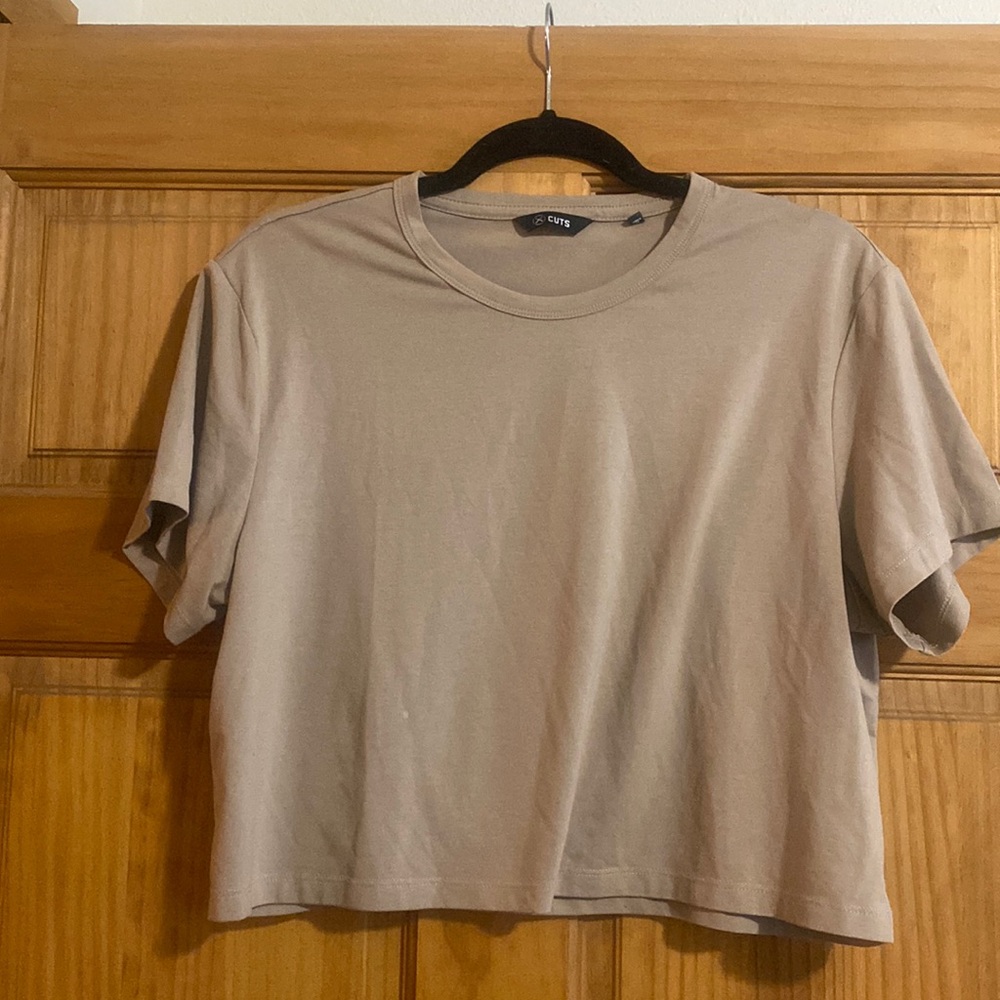 Cuts Clothing Almost Friday Tee Cropped in Coast - L